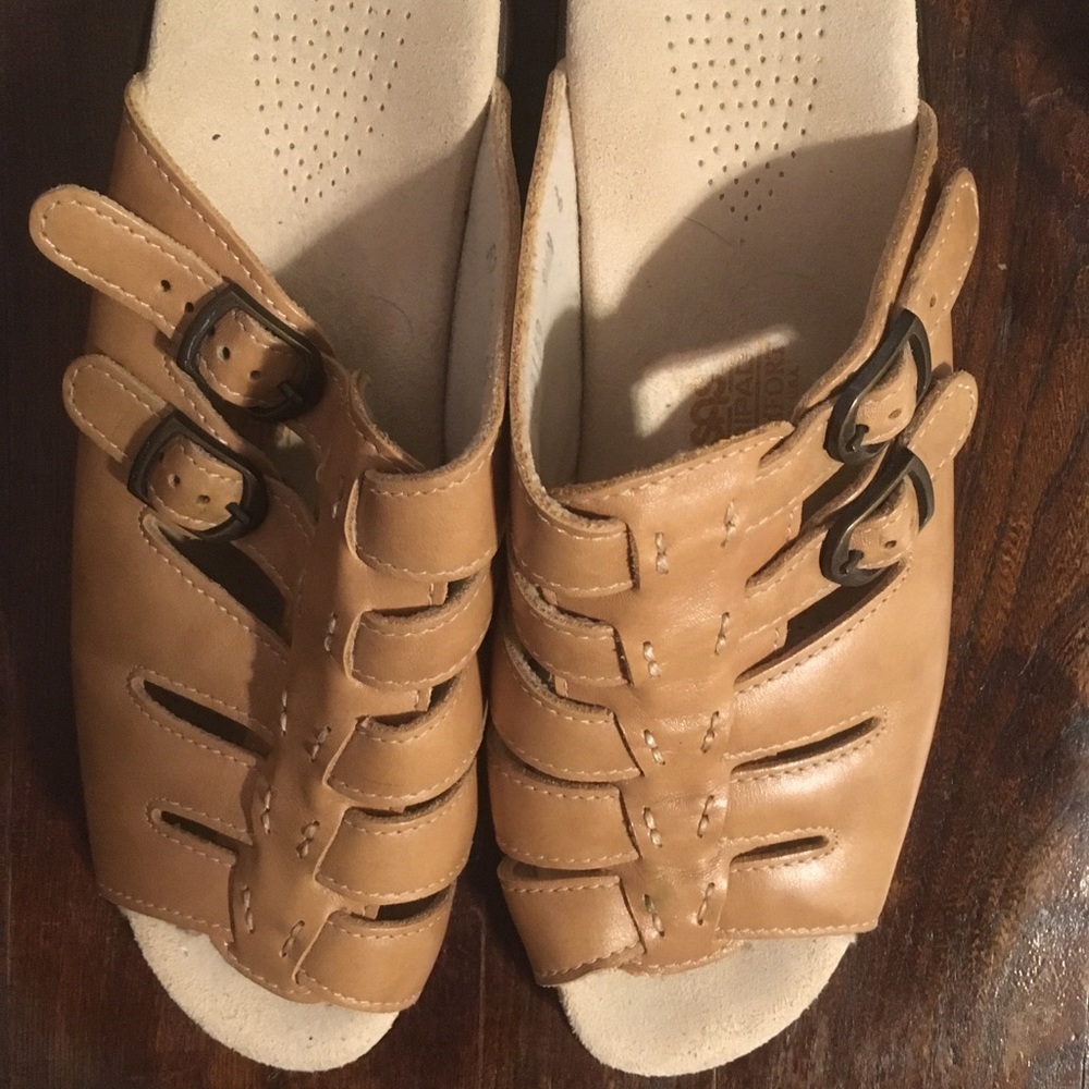 SAS Beige Slip On Sandal Size 9 1/2 N